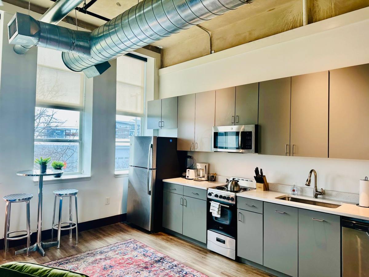 Apartment for rent at 1403 Corinth St, Dallas, TX 75215
