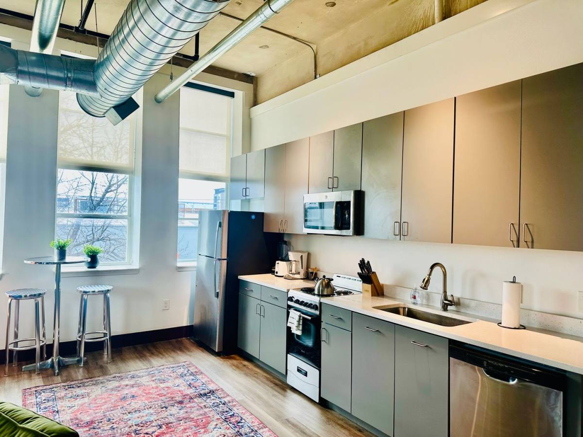 Apartment for rent at 1403 Corinth St, Dallas, TX 75215