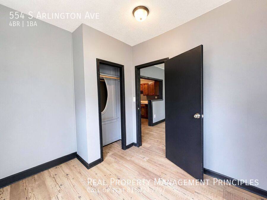 House for rent at 554 S Arlington Ave, Independence, MO 64053
