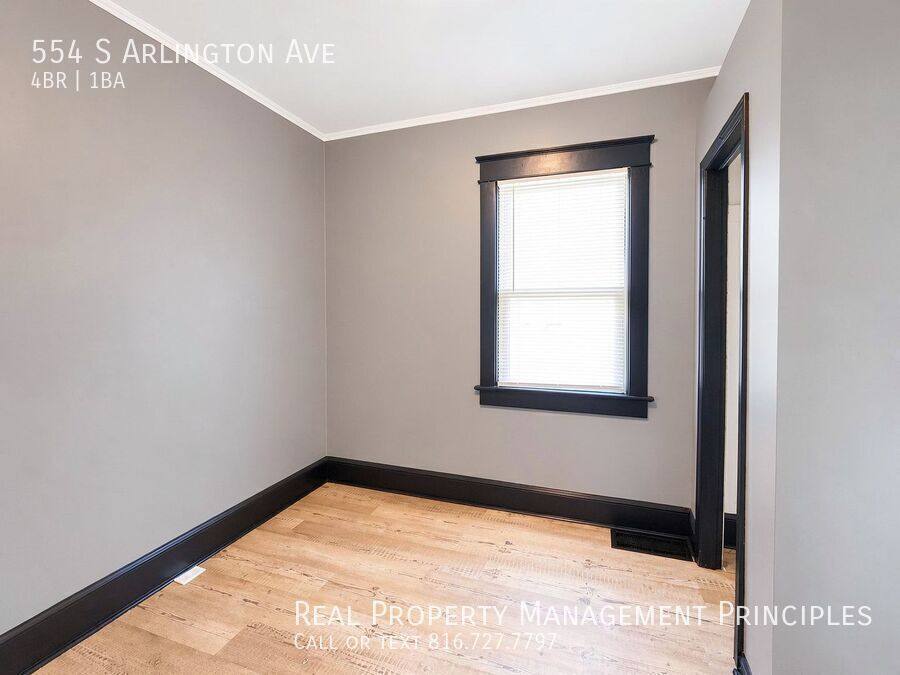 House for rent at 554 S Arlington Ave, Independence, MO 64053