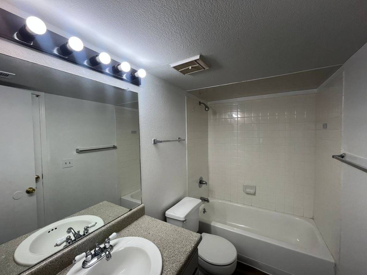 Condo for rent at 1035 S Elkhart Way, Aurora, CO 80012
