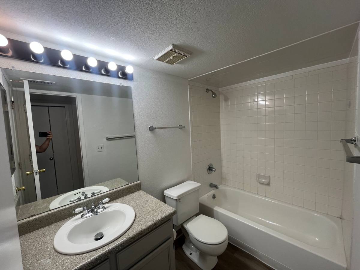 Condo for rent at 1035 S Elkhart Way, Aurora, CO 80012