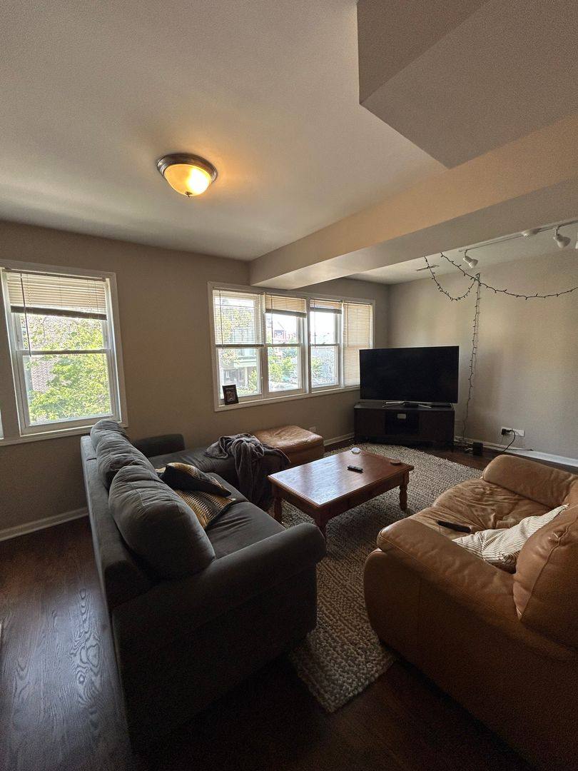 Apartment for rent at 1505 W Huron St #2, Chicago, IL 60642