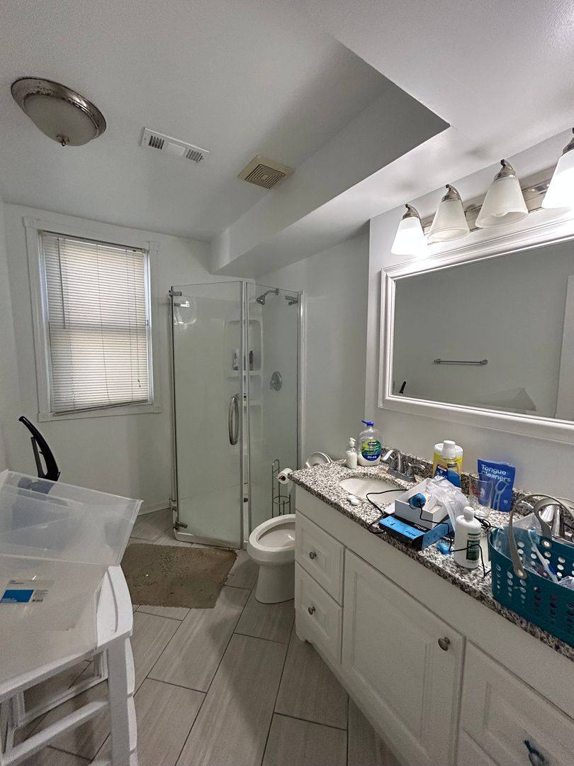 Apartment for rent at 1505 W Huron St #2, Chicago, IL 60642