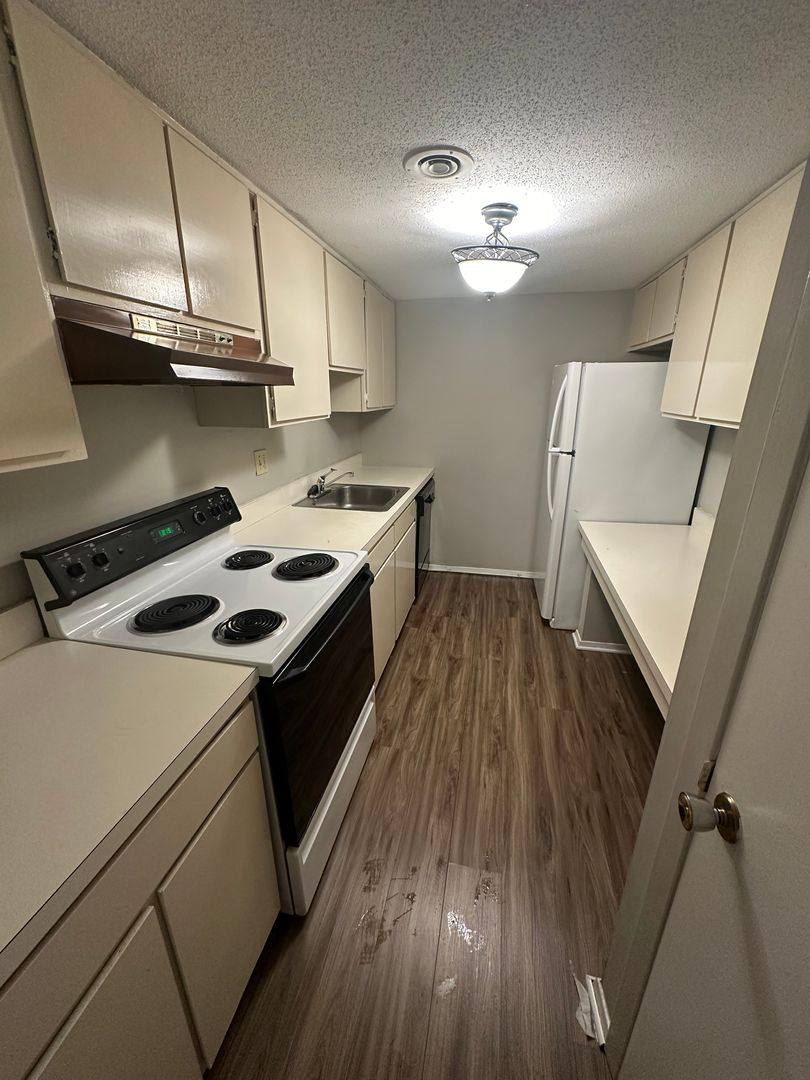 Condo for rent at 1859 Poplar Woods Circle W, Germantown, TN 38138