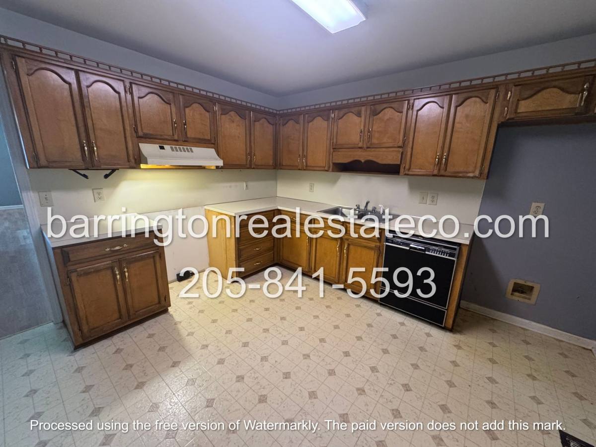 Townhouse for rent at 1983 Lane, Bessemer, AL 35023
