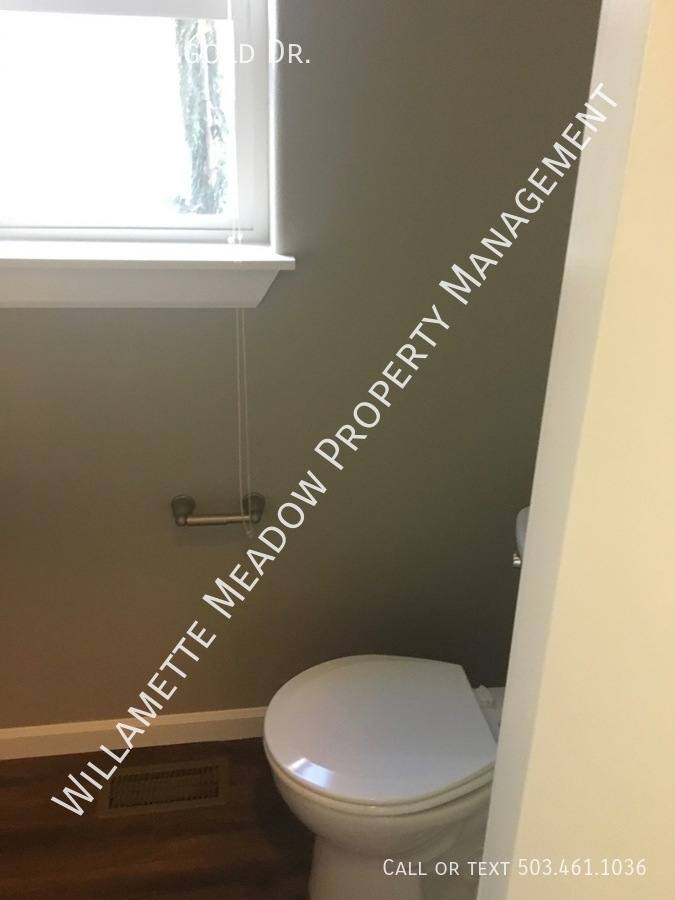 Apartment for rent at 1422 Marigold Dr, Independence, OR 97351