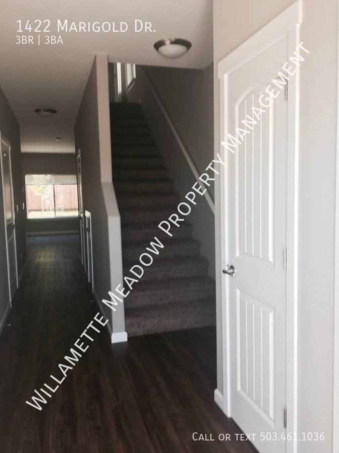 Apartment for rent at 1422 Marigold Dr, Independence, OR 97351