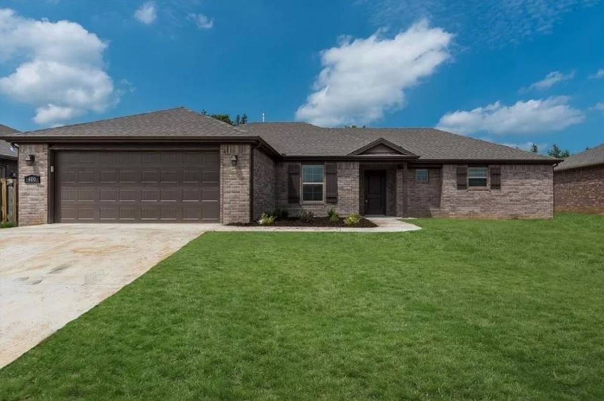 House for rent at 102 Kindley Court, Gravette, AR 72736