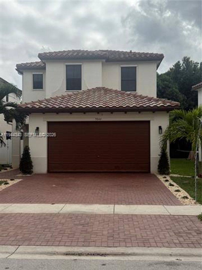 House for rent at 9044 SW 39th St, Hollywood, FL 33025