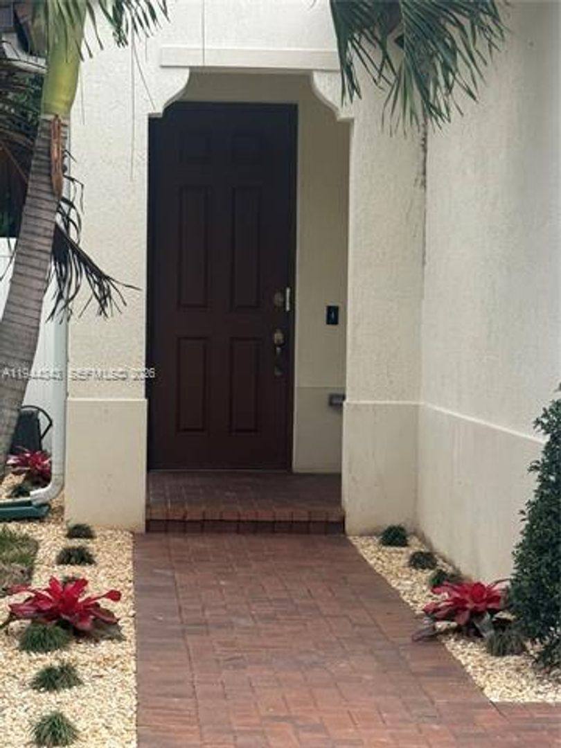 House for rent at 9044 SW 39th St, Hollywood, FL 33025