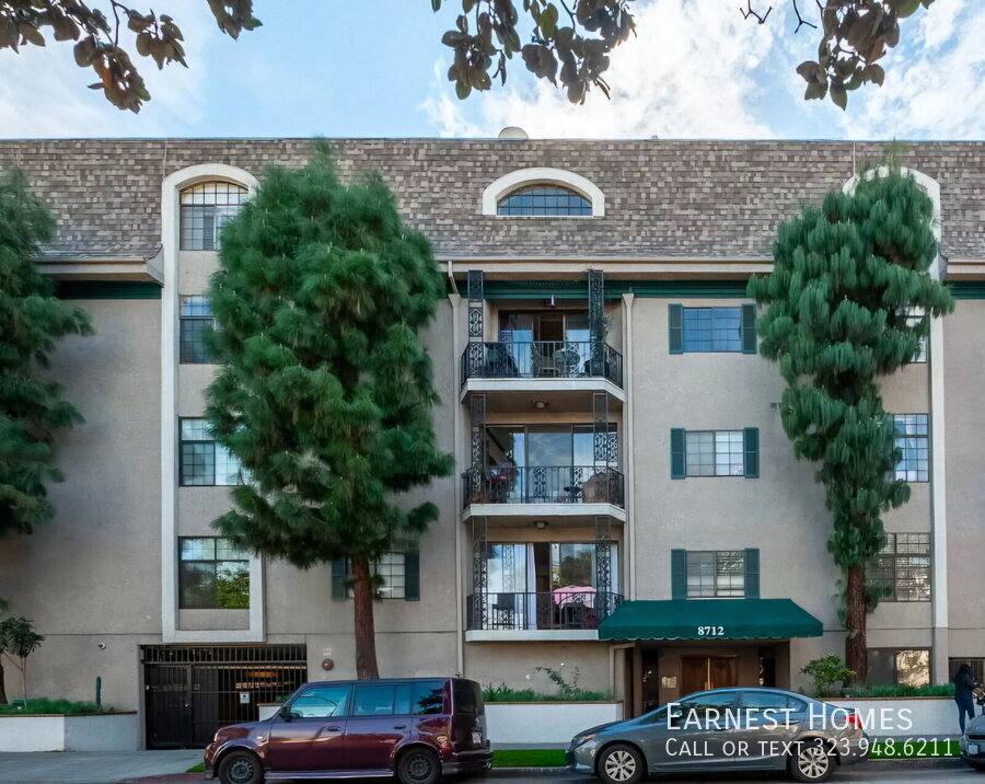 Apartment for rent at 8712 Gregory Way #205, Los Angeles, CA 90035