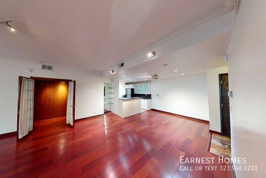 Apartment for rent at 8712 Gregory Way #205, Los Angeles, CA 90035