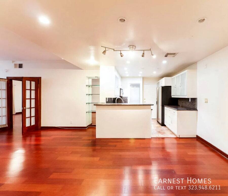 Apartment for rent at 8712 Gregory Way #205, Los Angeles, CA 90035