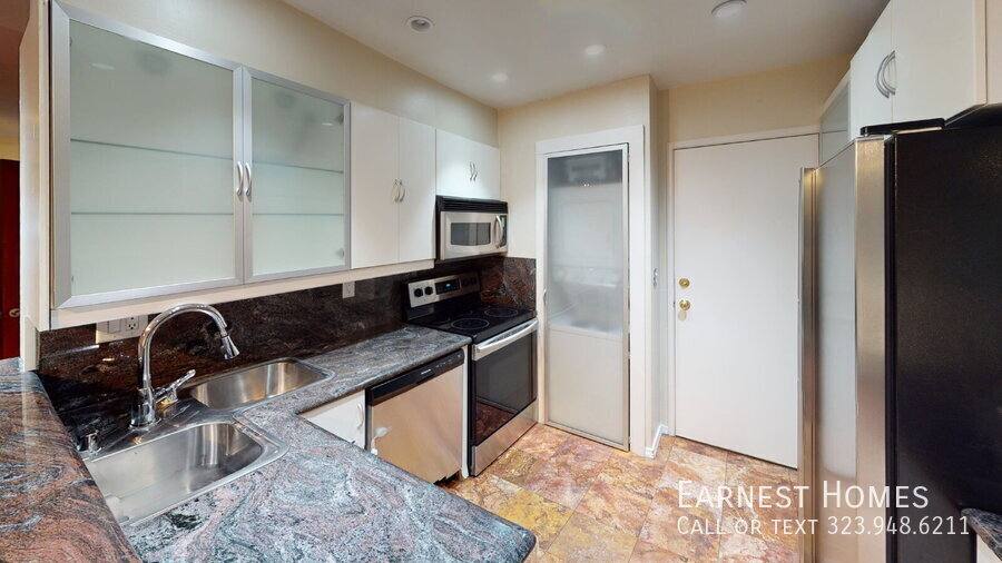 Apartment for rent at 8712 Gregory Way #205, Los Angeles, CA 90035