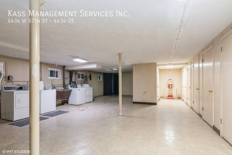 Apartment for rent at 4434 W 87th St #2E, Chicago, IL 60652