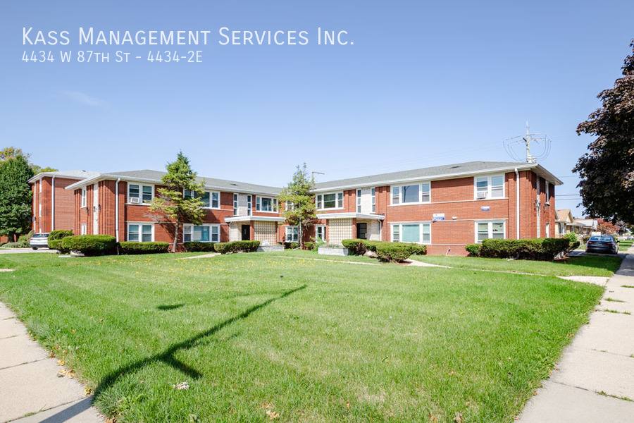 Apartment for rent at 4434 W 87th St #2E, Chicago, IL 60652