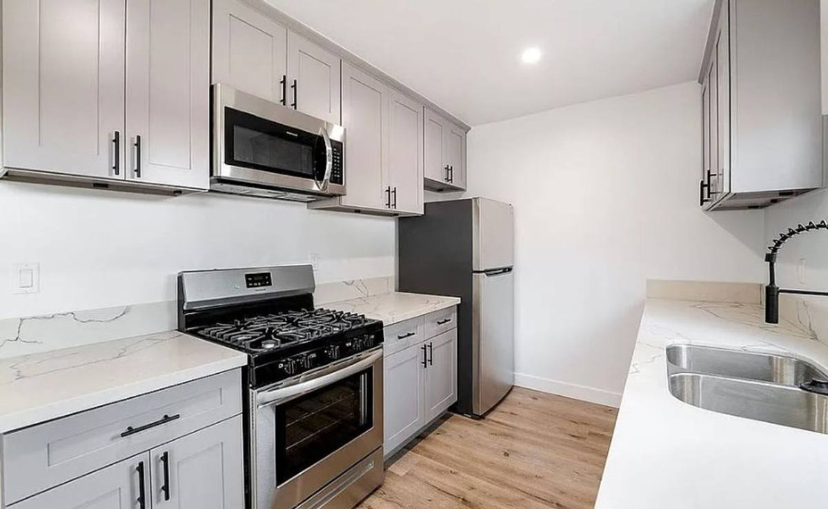 Apartment for rent at 14640 Halldale Ave, Gardena, CA 90247