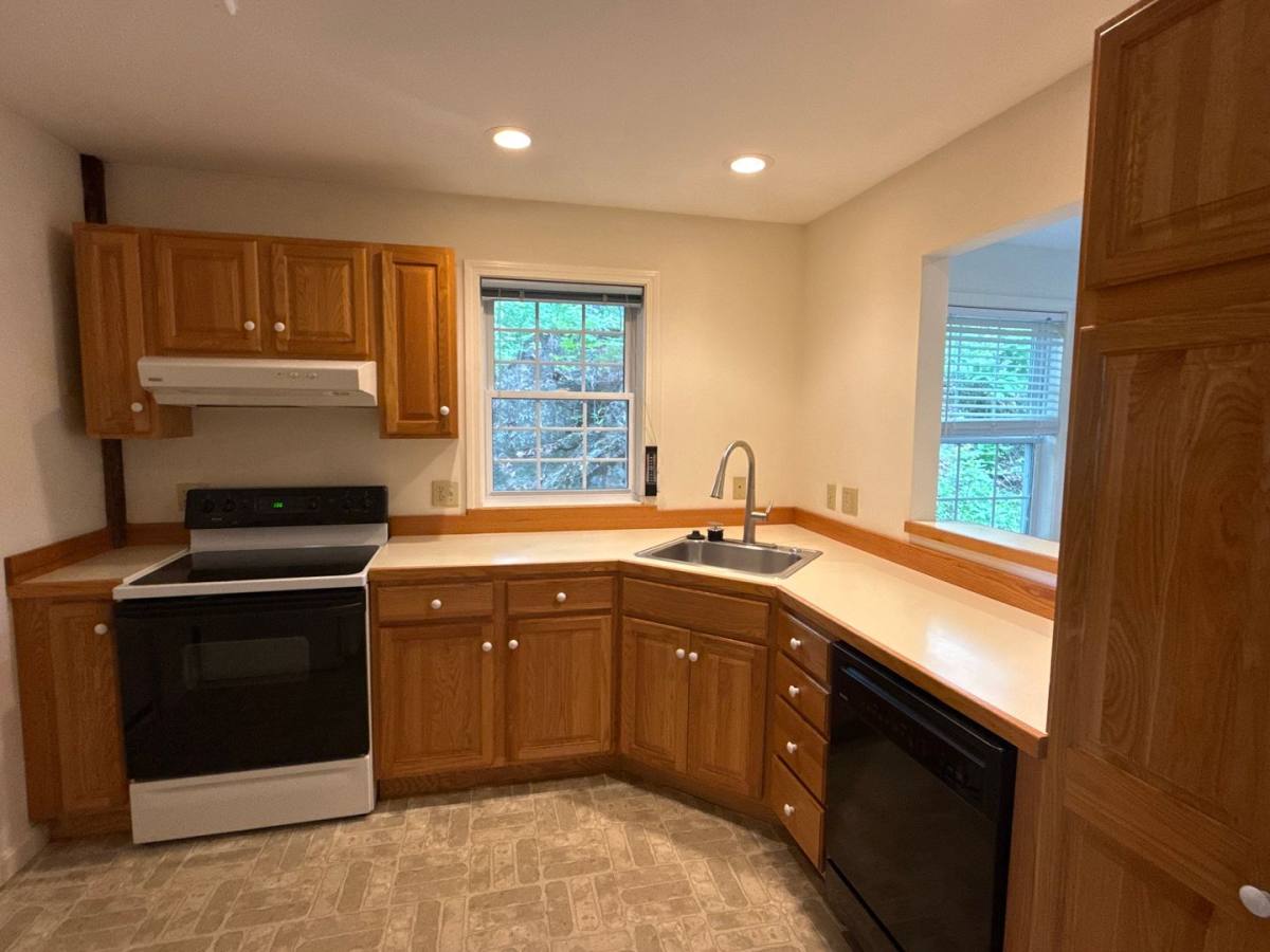 Apartment for rent at 109 Main St, Meredith, NH 03253
