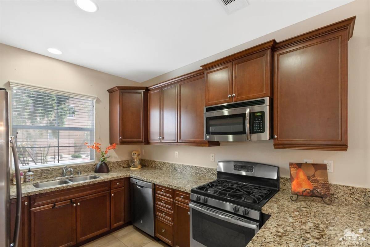 House for rent at 446 Via De La Paz, Palm Desert, CA 92211