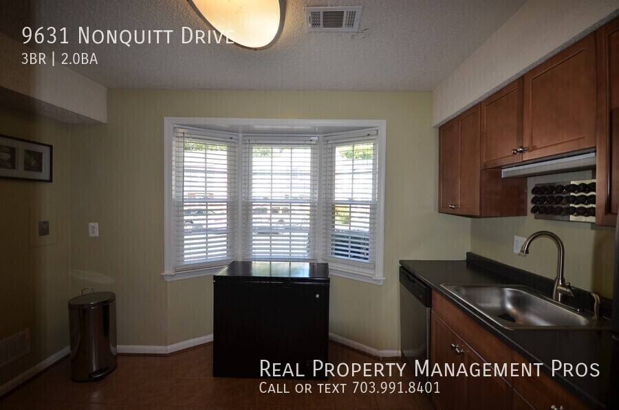 Townhouse for rent at 9631 Nonquitt Dr, Fairfax, VA 22031