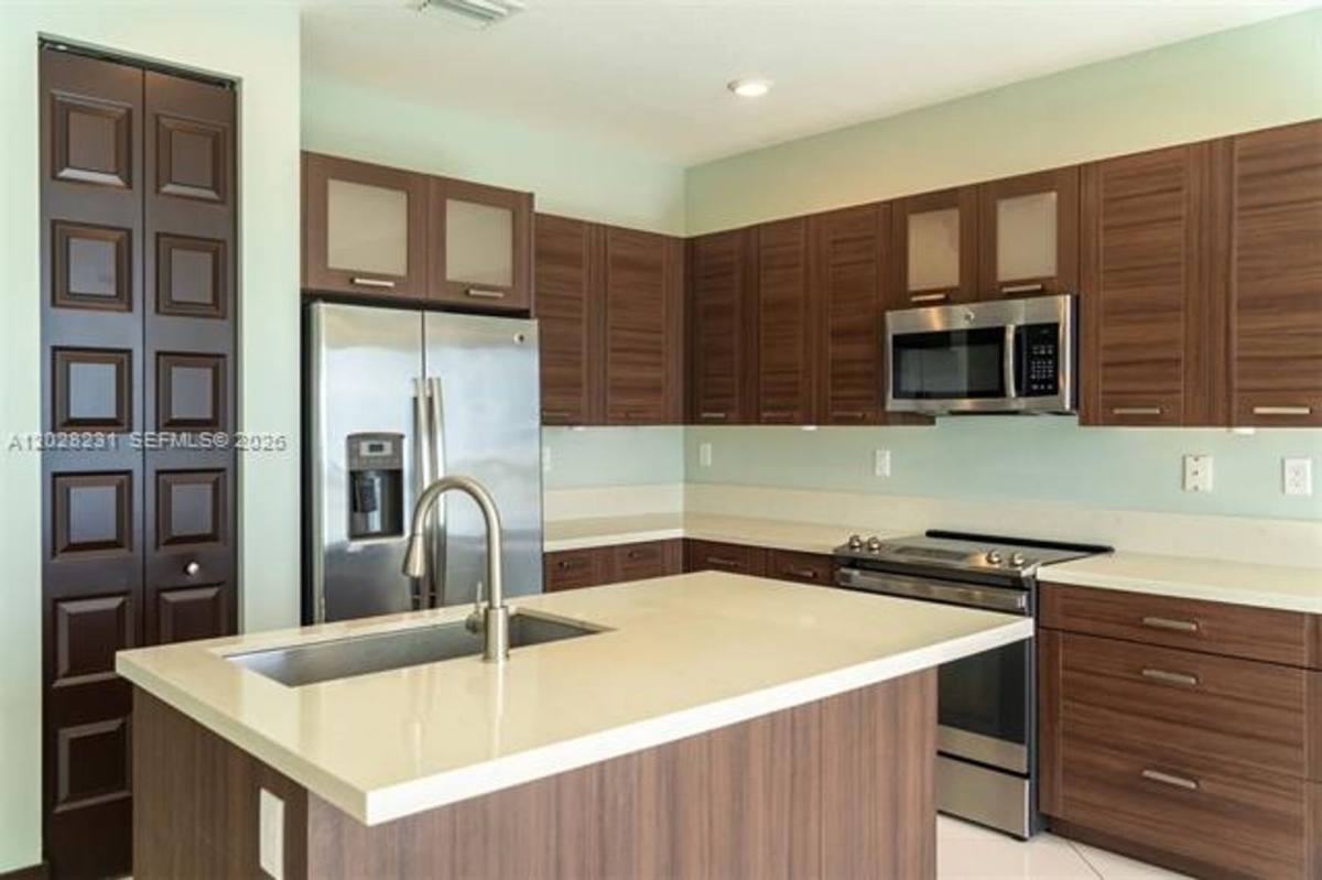 Townhouse for rent at 15675 NW 91st Court, Hialeah, FL 33018