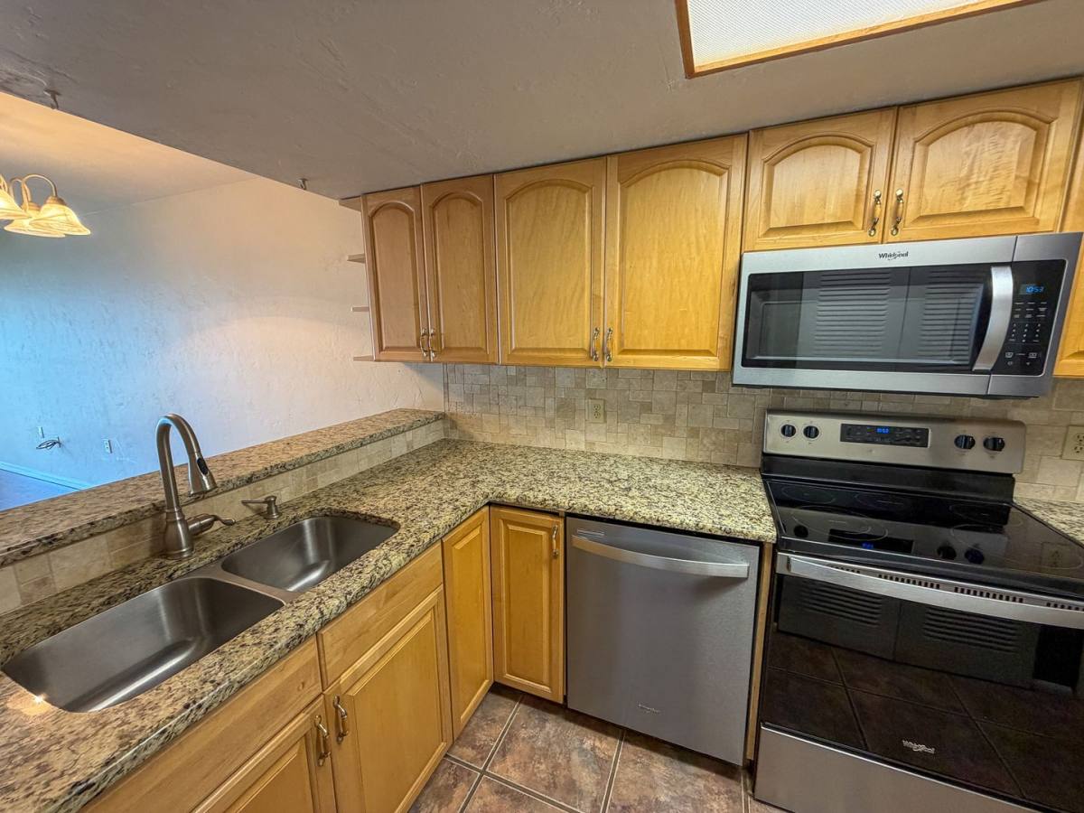 Townhouse for rent at 1662 SW 16th St, Gainesville, FL 32608