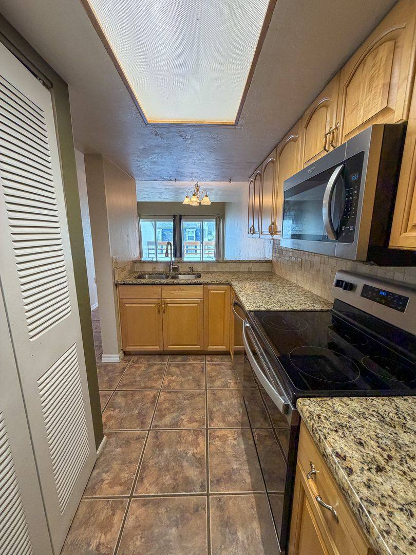 Townhouse for rent at 1662 SW 16th St, Gainesville, FL 32608
