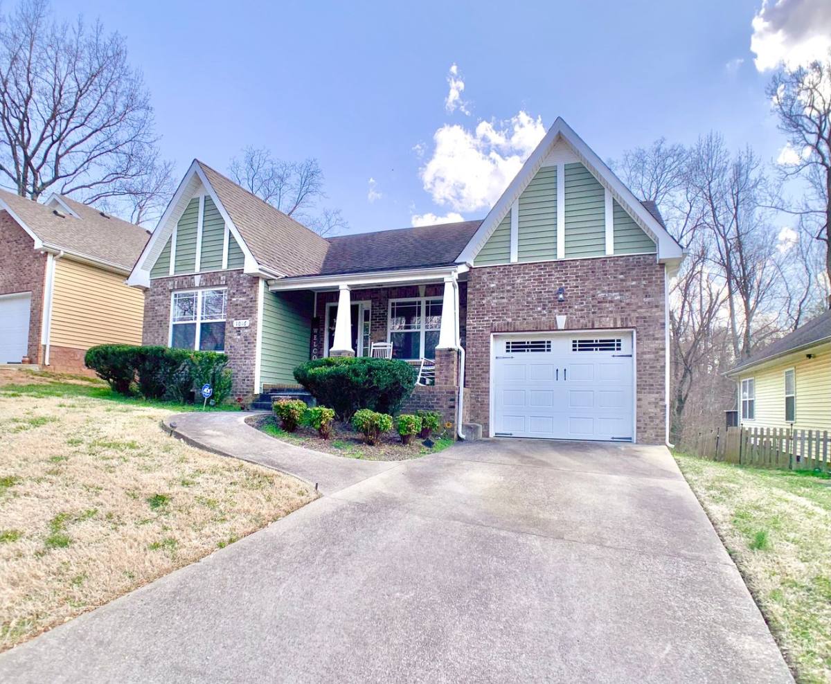 House for rent at 1016 Sunset Dr, Clarksville, TN 37040