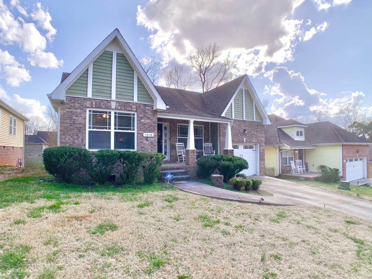 House for rent at 1016 Sunset Dr, Clarksville, TN 37040