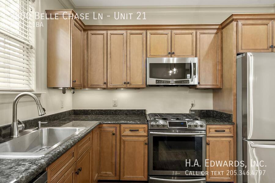 Townhouse for rent at 2800 Belle Chase Lane #21, Tuscaloosa, AL 35406