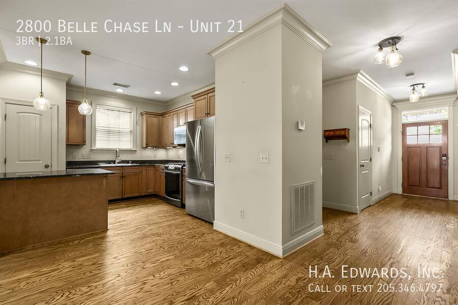 Townhouse for rent at 2800 Belle Chase Lane #21, Tuscaloosa, AL 35406