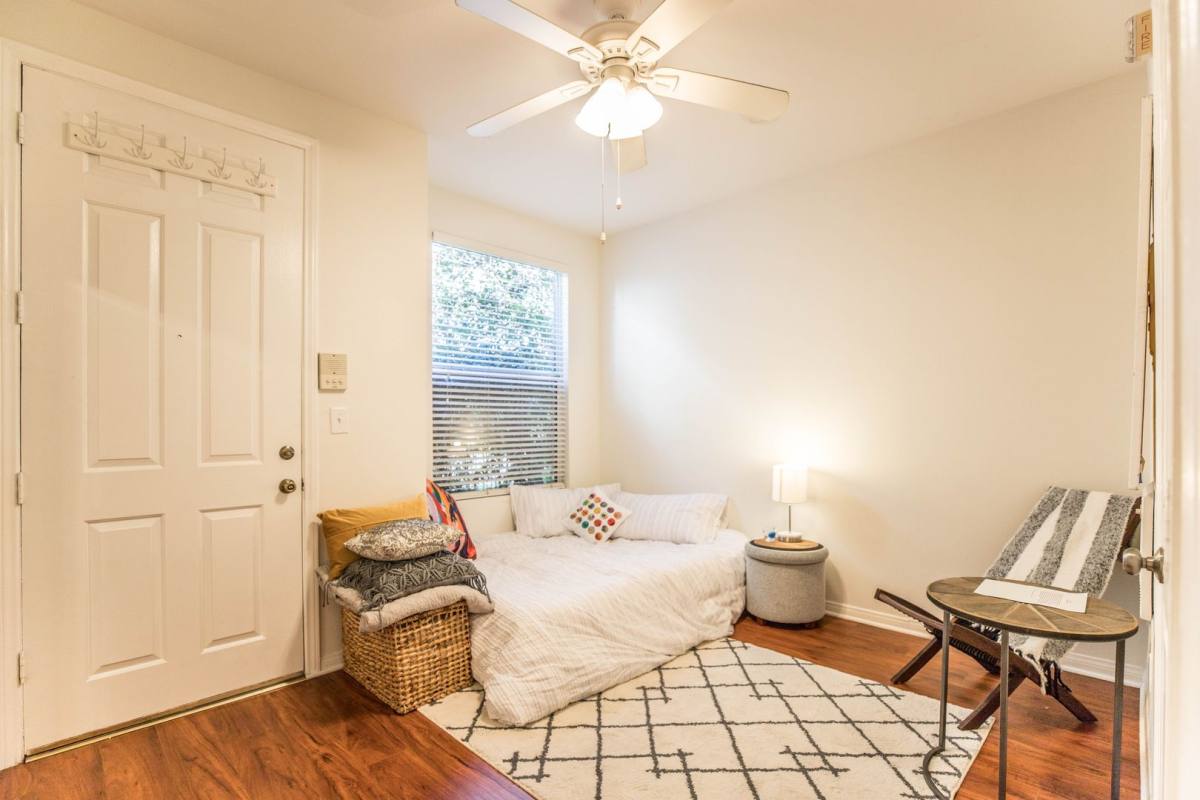 Apartment for rent at 1117 3rd St #4, Santa Monica, CA 90403
