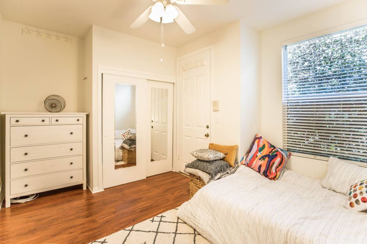 Apartment for rent at 1117 3rd St #4, Santa Monica, CA 90403