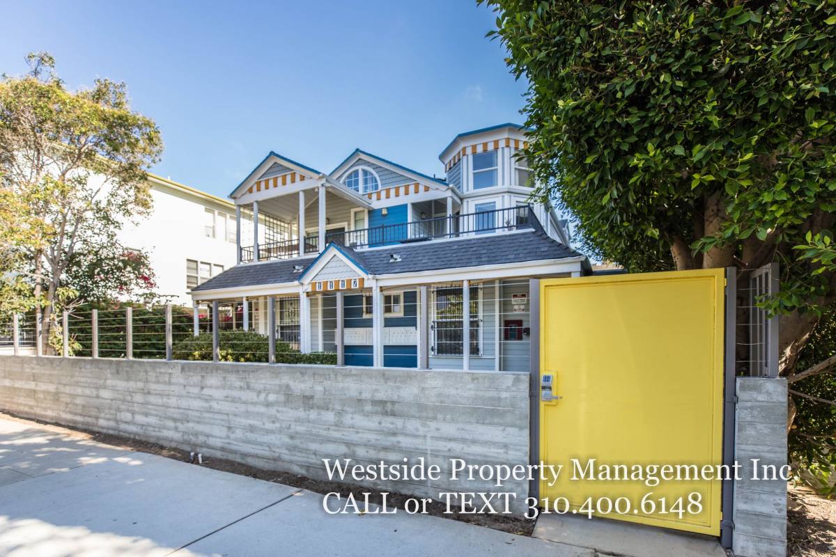 Apartment for rent at 1117 3rd St #4, Santa Monica, CA 90403