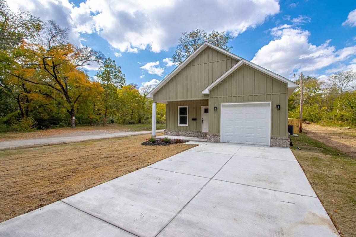 House for rent at 324 S Schiller St, Little Rock, AR 72205