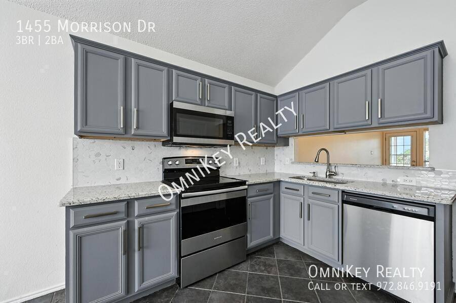 House for rent at 1455 Morrison Dr, Fort Worth, TX 76112