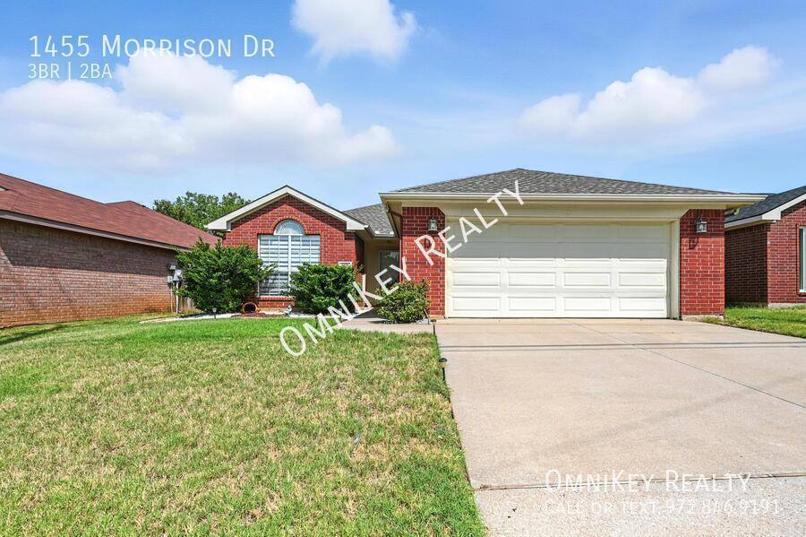 House for rent at 1455 Morrison Dr, Fort Worth, TX 76112