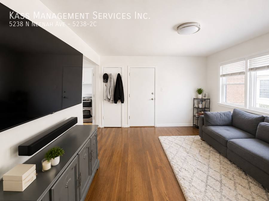Apartment for rent at 5238 N Neenah Ave #2C, Chicago, IL 60656