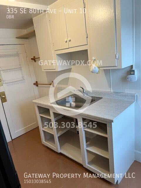 Apartment for rent at 335 SE 80th Ave #10, Portland, OR 97215