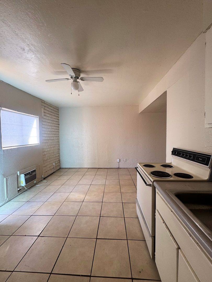 Apartment for rent at 525 N 32nd St, Phoenix, AZ 85008