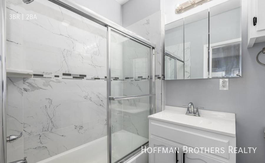 Apartment for rent at 1036 Normandie Ave #9, Los Angeles, CA 90006