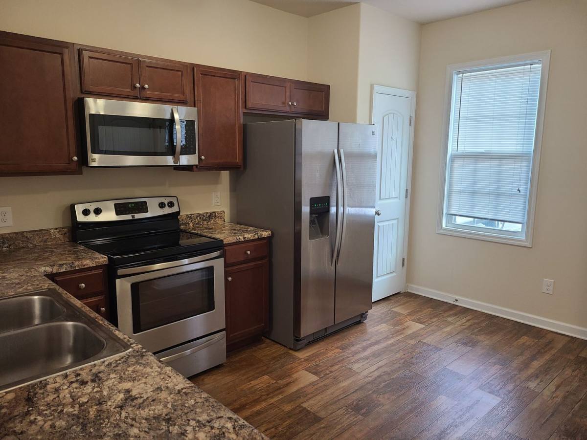 Townhouse for rent at 123 Beacon Woods Dr, Holly Ridge, NC 28445