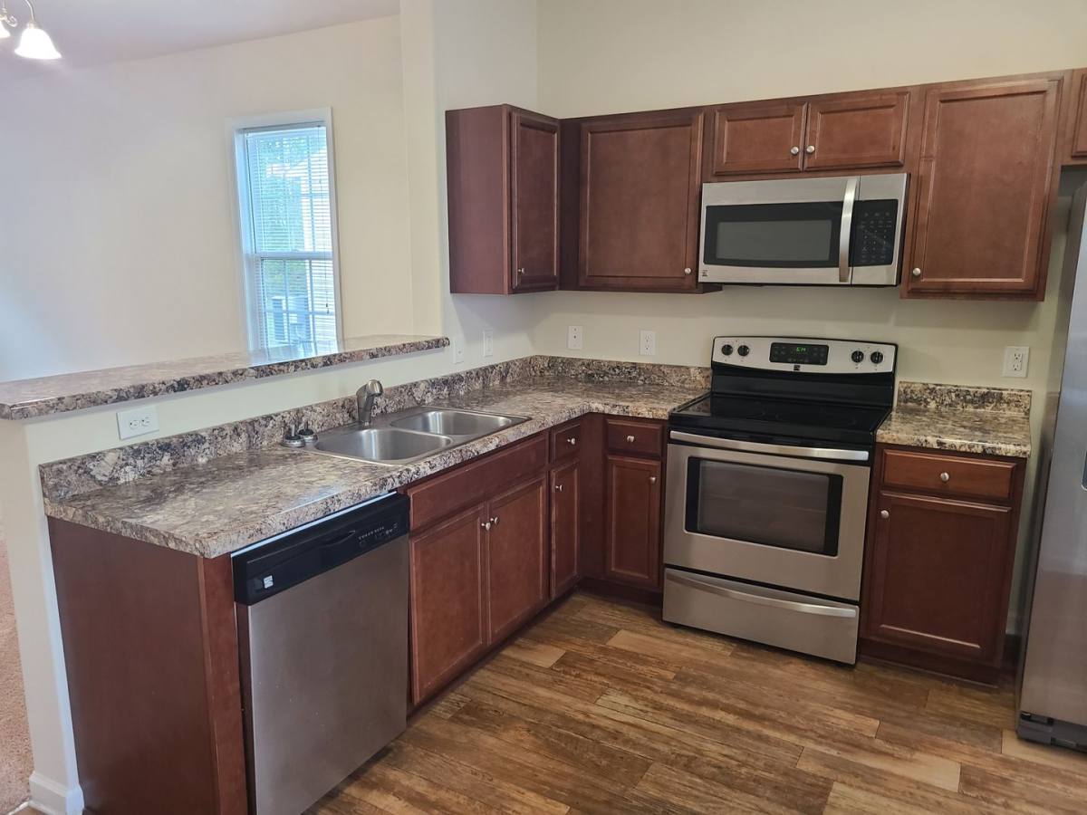 Townhouse for rent at 123 Beacon Woods Dr, Holly Ridge, NC 28445
