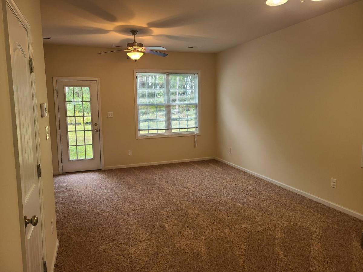 Townhouse for rent at 123 Beacon Woods Dr, Holly Ridge, NC 28445