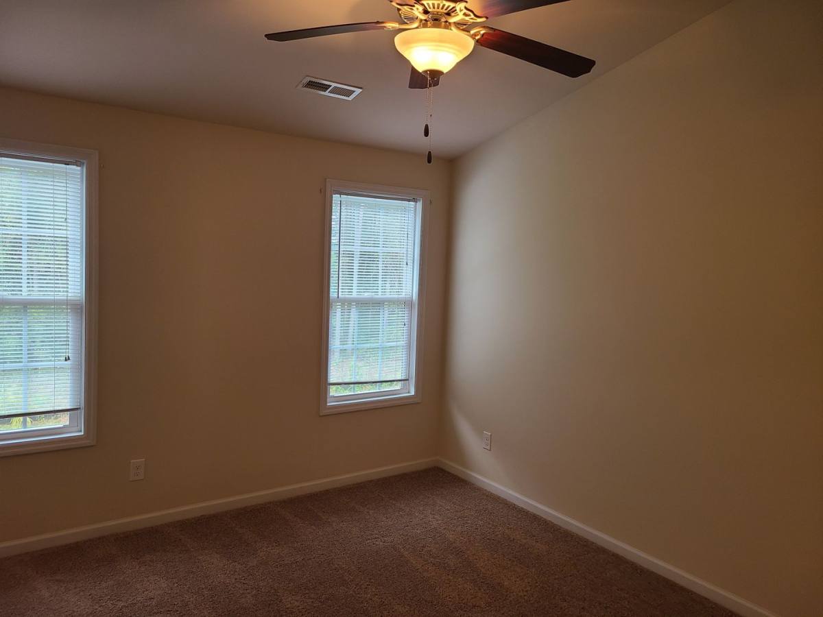 Townhouse for rent at 123 Beacon Woods Dr, Holly Ridge, NC 28445