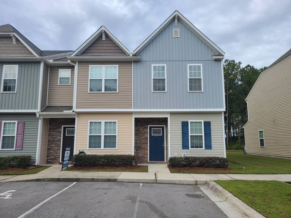Townhouse for rent at 123 Beacon Woods Dr, Holly Ridge, NC 28445