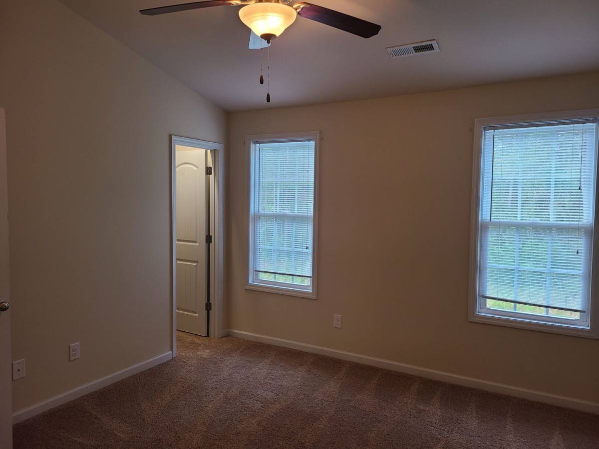 Townhouse for rent at 123 Beacon Woods Dr, Holly Ridge, NC 28445