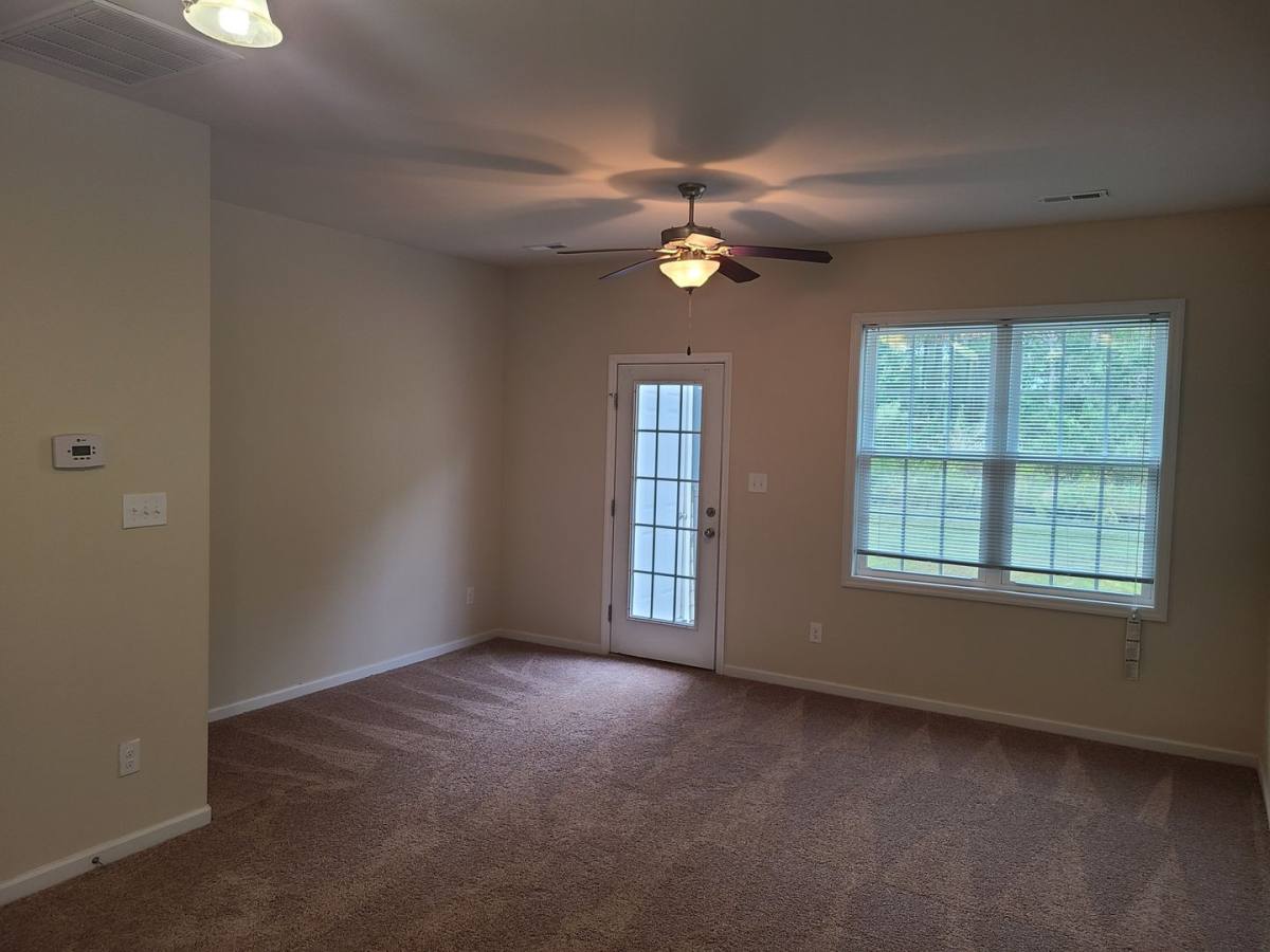 Townhouse for rent at 123 Beacon Woods Dr, Holly Ridge, NC 28445