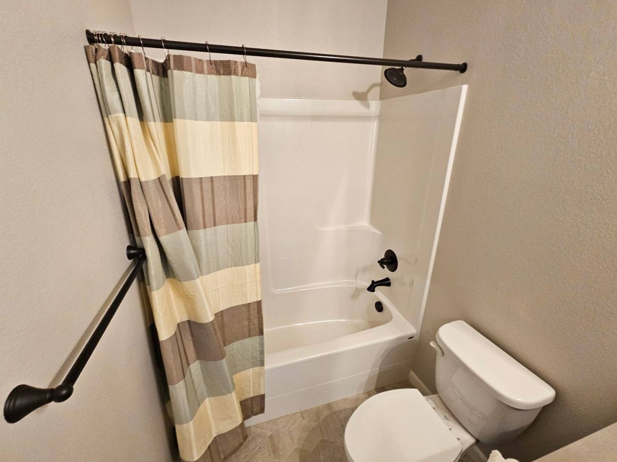 House for rent at 1400 Dahlia St, Woodburn, OR 97071